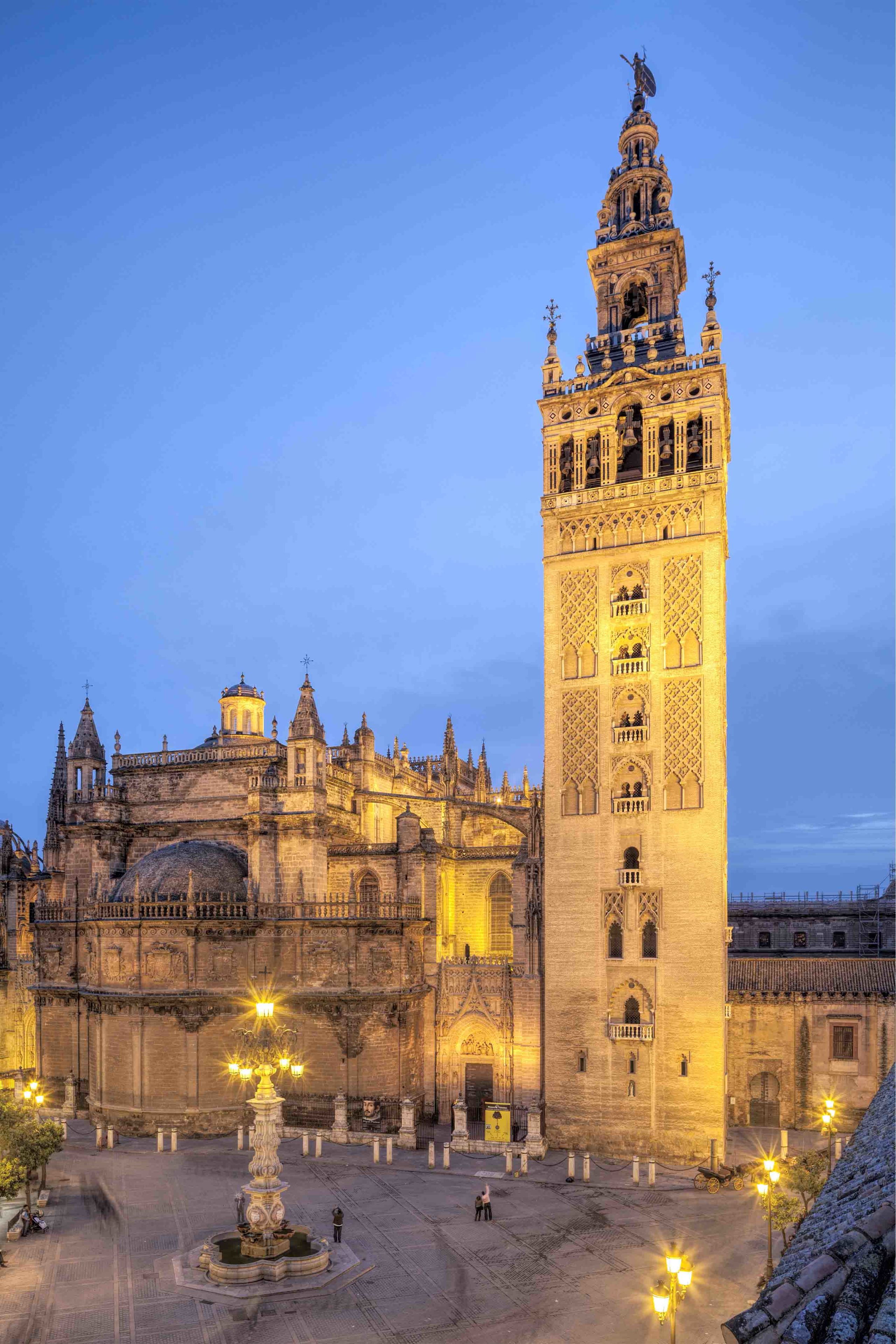 La tour Giralda, autrefois minaret, est tout ce qui reste de la mosquée de Séville, qui a été remplacée par une cathédrale après la prise de pouvoir par les chrétiens en 1248. (Images Getty)   