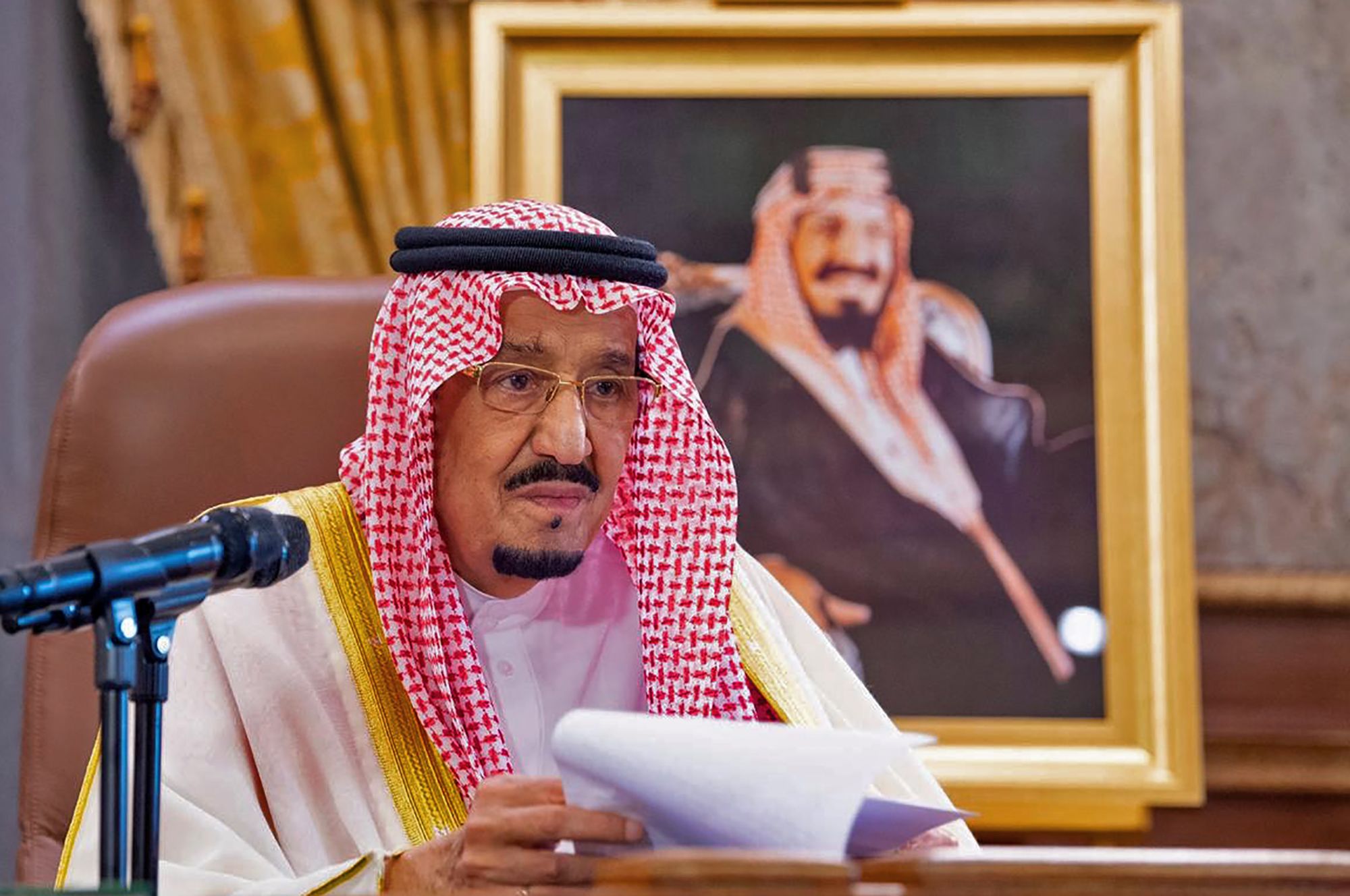 Le roi Salmane s'est adressé à la nation le 19 mars, mettant en garde contre un combat "plus difficile" à venir, alors que le Royaume faisait face à des fermetures causées par le virus et à la chute du prix du pétrole. (AFP) 