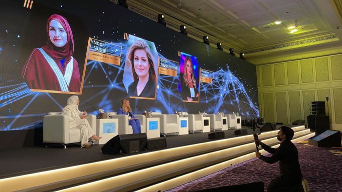 May Nasrallah et Suzy Kanoo ont participé à une conférence sur «l’image des femmes arabes» qui s’est tenue au Forum des femmes arabes dans le cadre de la conférence Top CEO à Dubaï le 17 mai. (Photo AN/Zubiya Shaikh)