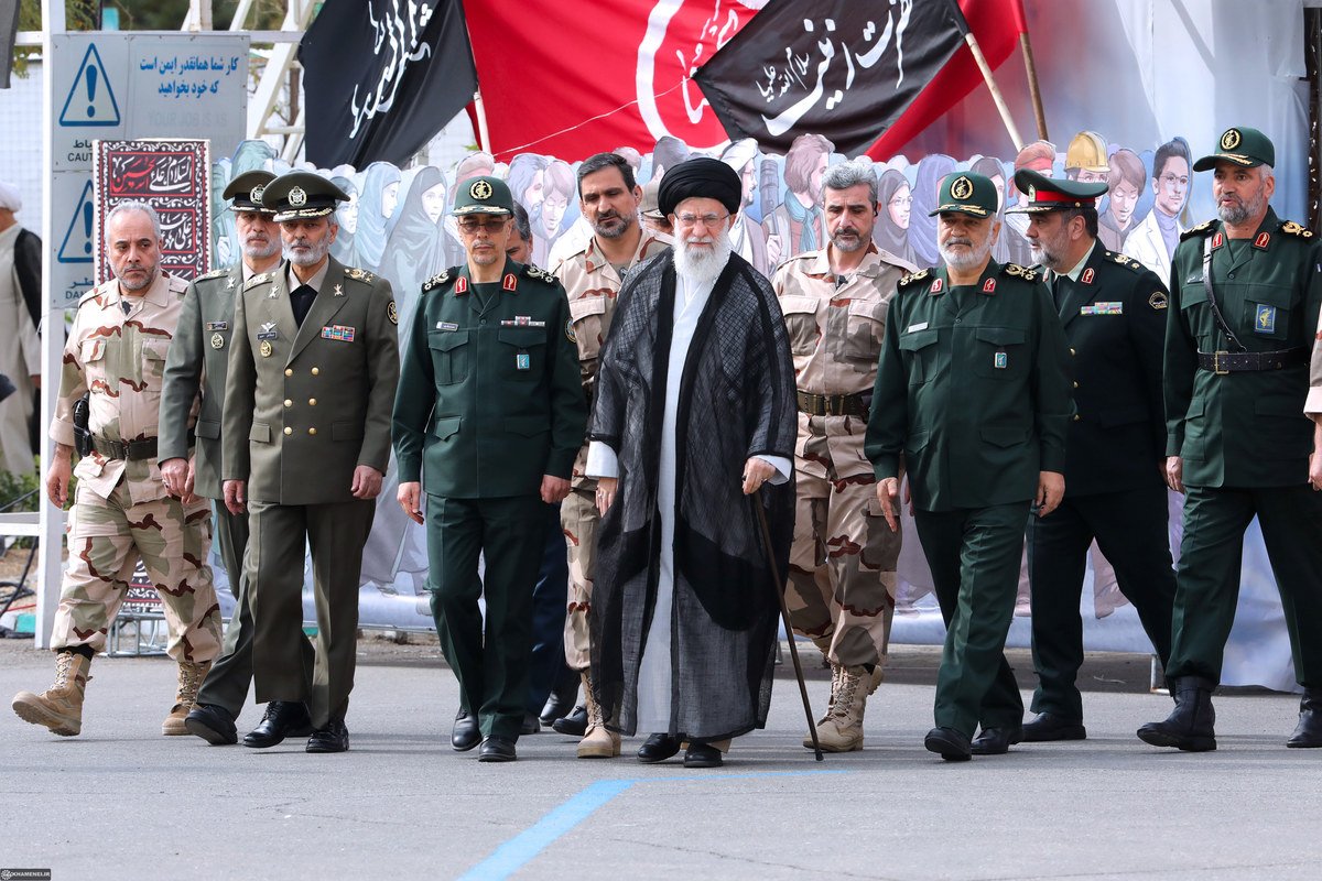 Un autre potentiel stratégique cité par Amos Yadlin à l'DSAD est une coopération accrue entre les États du Golfe, Israël et les États-Unis pour faire face à «l'activité terroriste iranienne» et les mandataires de l'Iran, qui, selon lui, déstabilisent le Moyen-Orient (AFP / Khamenei.ir / Fichier Photo)