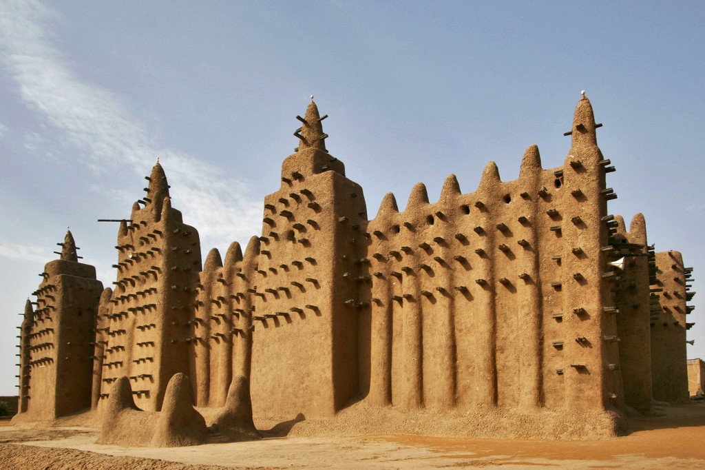 Cette photo prise le 9 février 2005 montre la Grande Mosquée de Djenné dans la région du Delta du Niger au centre du Mali.