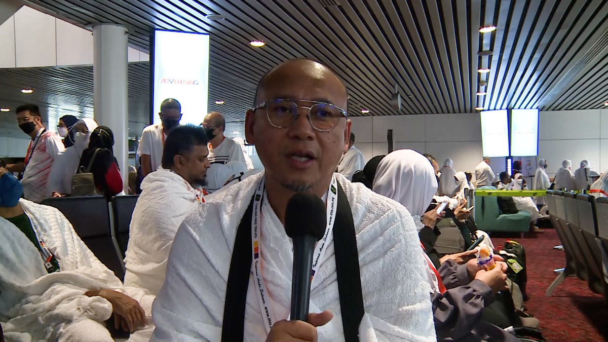 Le pèlerin malaisien Ariff Abdallah se confie à Arab News à l'aéroport international de Kuala Lumpur, le 28 juin 2022. (Photo AN)