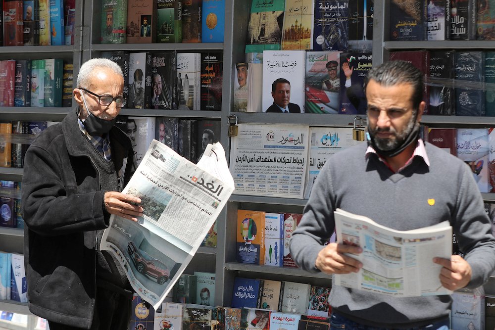 La croissance des médias numériques et sociaux a eu un effet dévastateur sur l'industrie de la presse écrite à travers le monde. (Photo, AFP/ Archives)