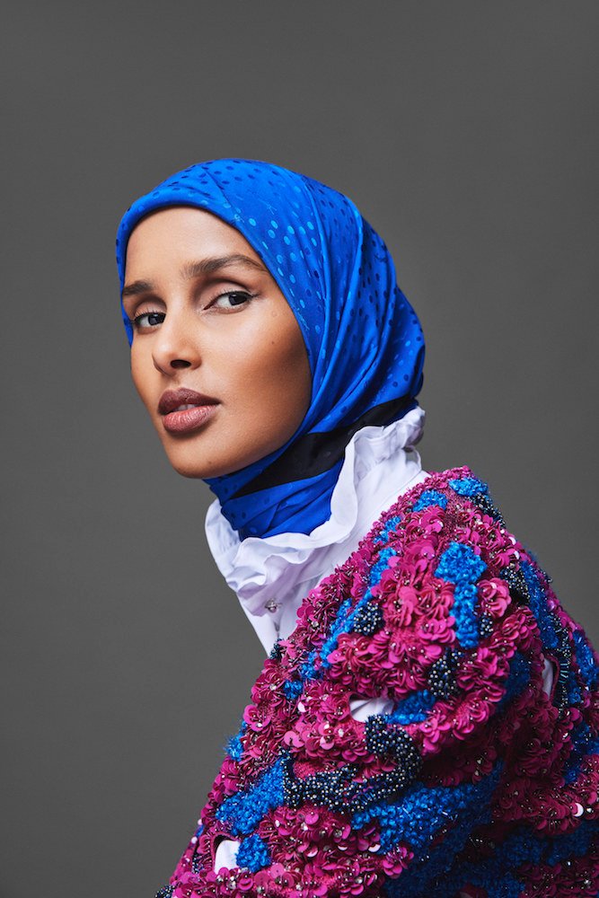 Rawdah Mohamed est la première rédactrice en chef de couleur qui porte le voile au sein d’un magazine occidental. (Photo fournie)