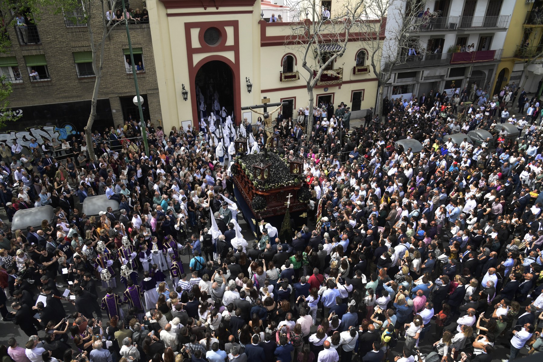 Símbolo de este pasado estrechamente ligado al de la ciudad, la capilla de Notre-Dame des Anges se levanta en un solar que pertenece a la hermandad desde 1550 (AFP)