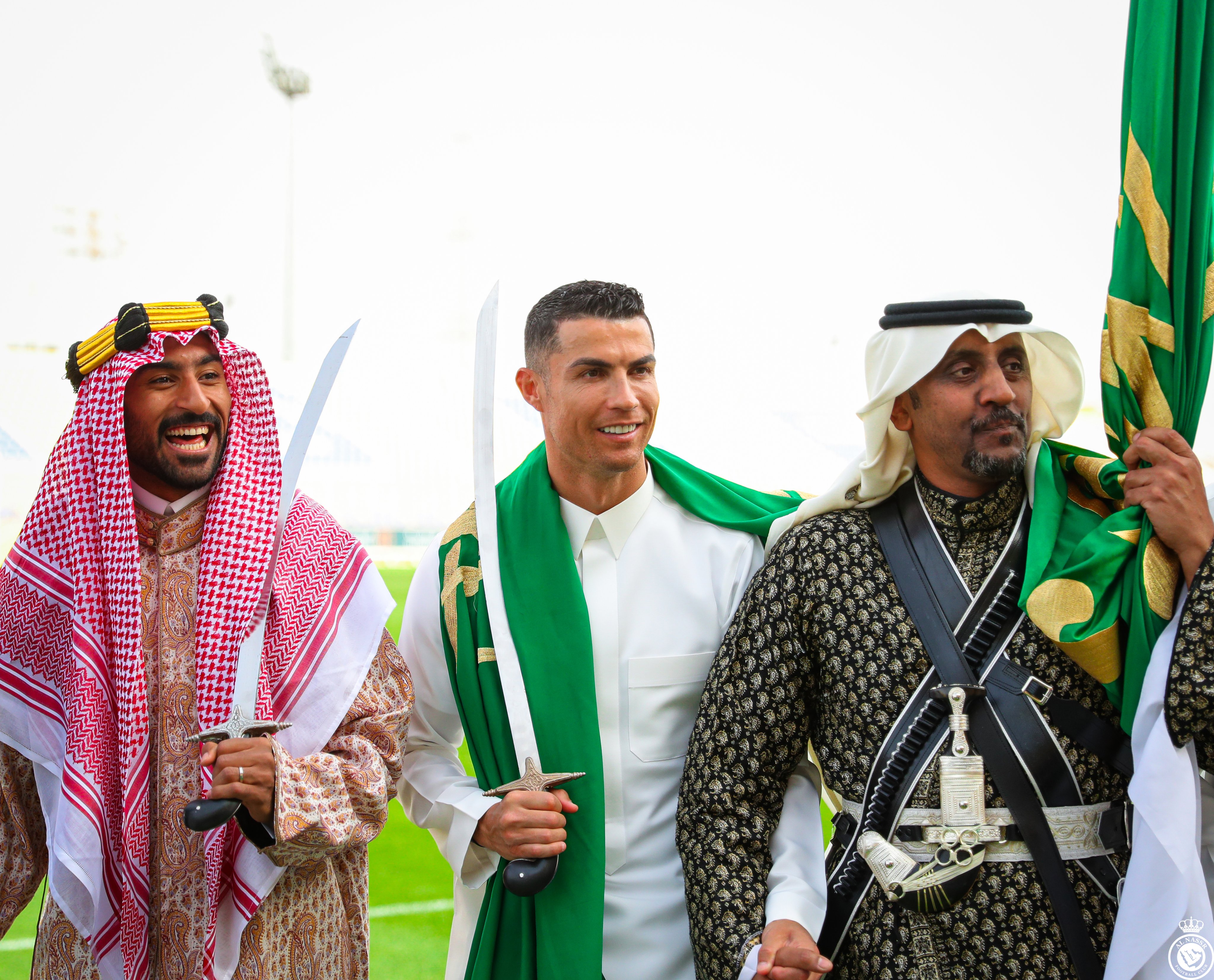 Cristiano Ronaldo participant à un spectacle traditionnel d'Ardah. (@AlNassrFC)