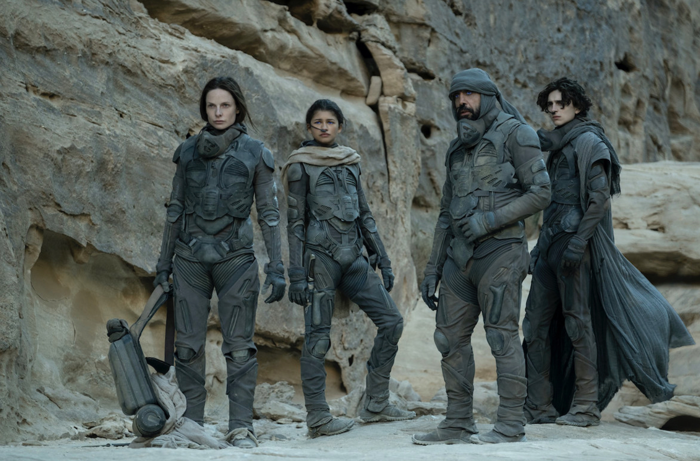 Rebecca Ferguson dans le rôle de Lady Jessica Atreides, Zendaya dans celui de Chani, Javier Bardem dans le rôle de Stilgar et Timothée Chalamet dans celui de Paul Atreides, dans le film Dune. (Photo fournie)