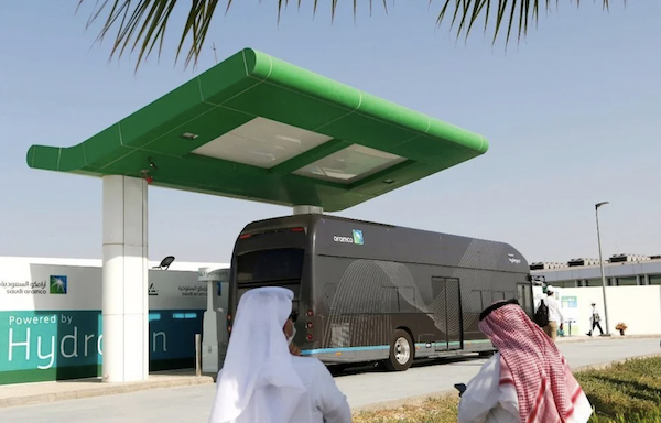 Saudi Aramco et Air Products ouvrent la première station de ravitaillement en hydrogène du Royaume (Photo fournie) 