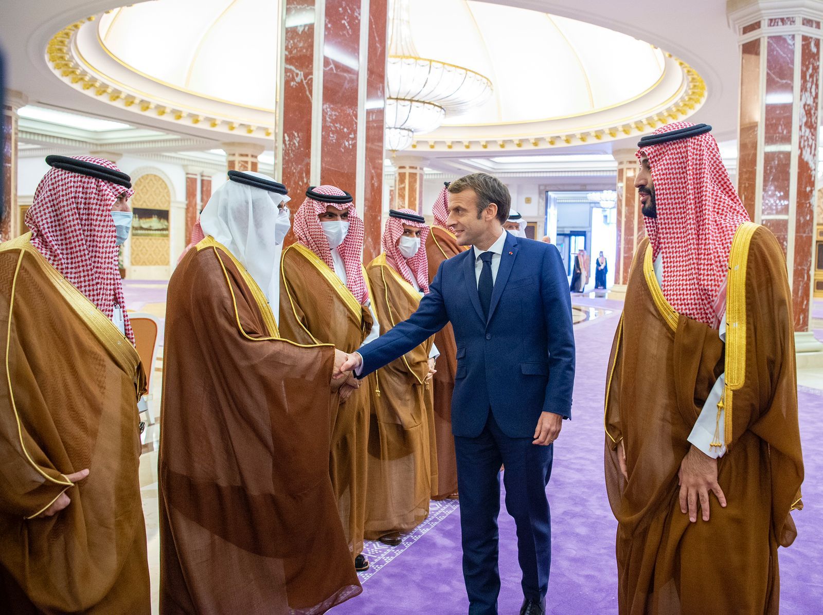 Mohammed ben Salmane reçoit Emmanuel Macron le 4 décembre 2021. (Photo, SPA)