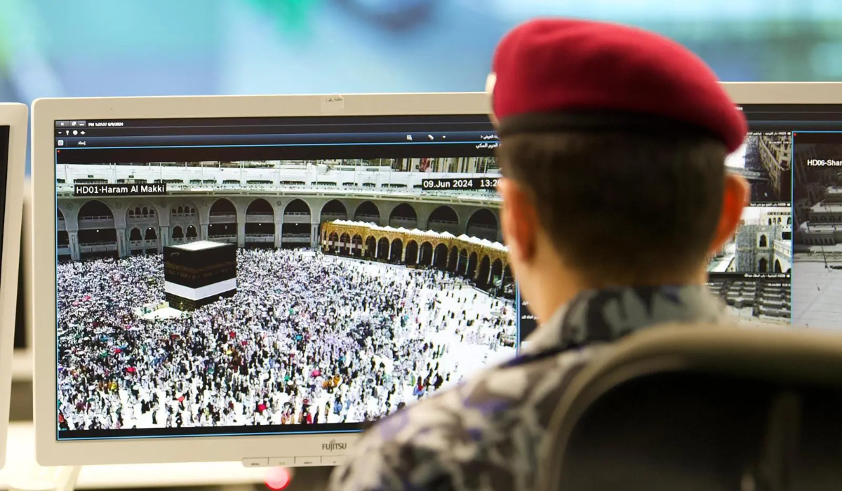 Les mouvements de foule à La Mecque et sur les lieux saints sont gérés par une stratégie centralisée et fondée sur des données qui s'appuient sur des informations en temps réel provenant de caméras de surveillance, de contrôles aériens et d'applications de suivi de la localisation. (SPA)