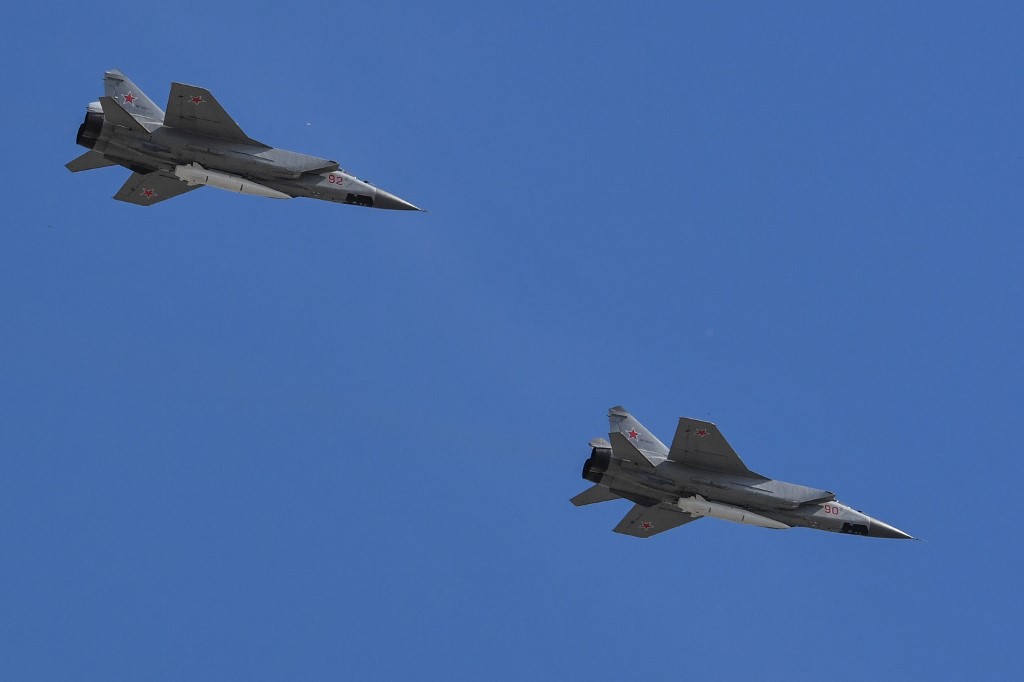 Un avion d’interception supersonique MiG-31 transportant un missile hypersonique « Kinjal » le 9 mai 2018 (Photo, AFP).