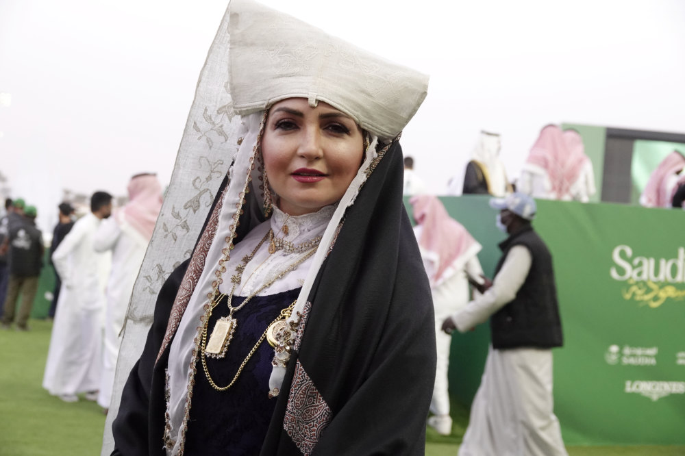 Les créateurs internationaux, qui ont assisté à la Saudi Cup, ont été inspirés par la représentation de la culture et du patrimoine saoudiens. (Photos d'AN prises par Huda Bashatah)