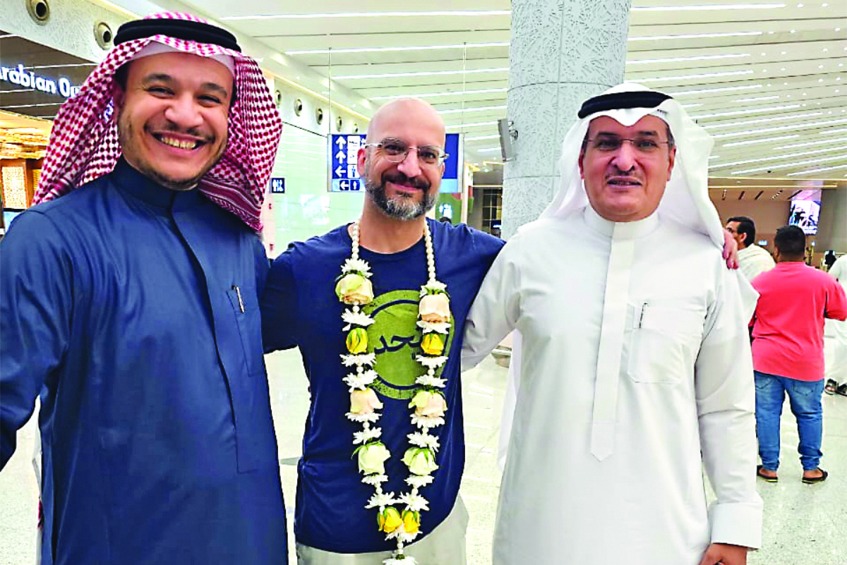 Eid Alsoumani et sa famille ont finalement été réunis le 9 mai. Plusieurs d’entre eux rencontraient pour la première fois leur proche de 42 ans. (Photo fournie)