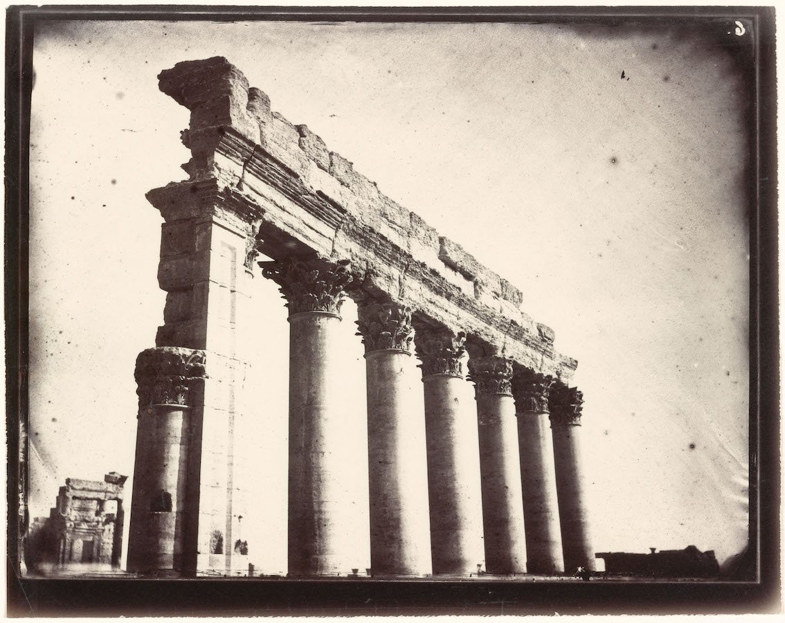 Temple de Bel, Louis Vignes, 1864. Tirage albuminé. 8,8 x 11,4 pouces (22,5 x 29 cm). (Getty Research Institute, 2015.R.15)