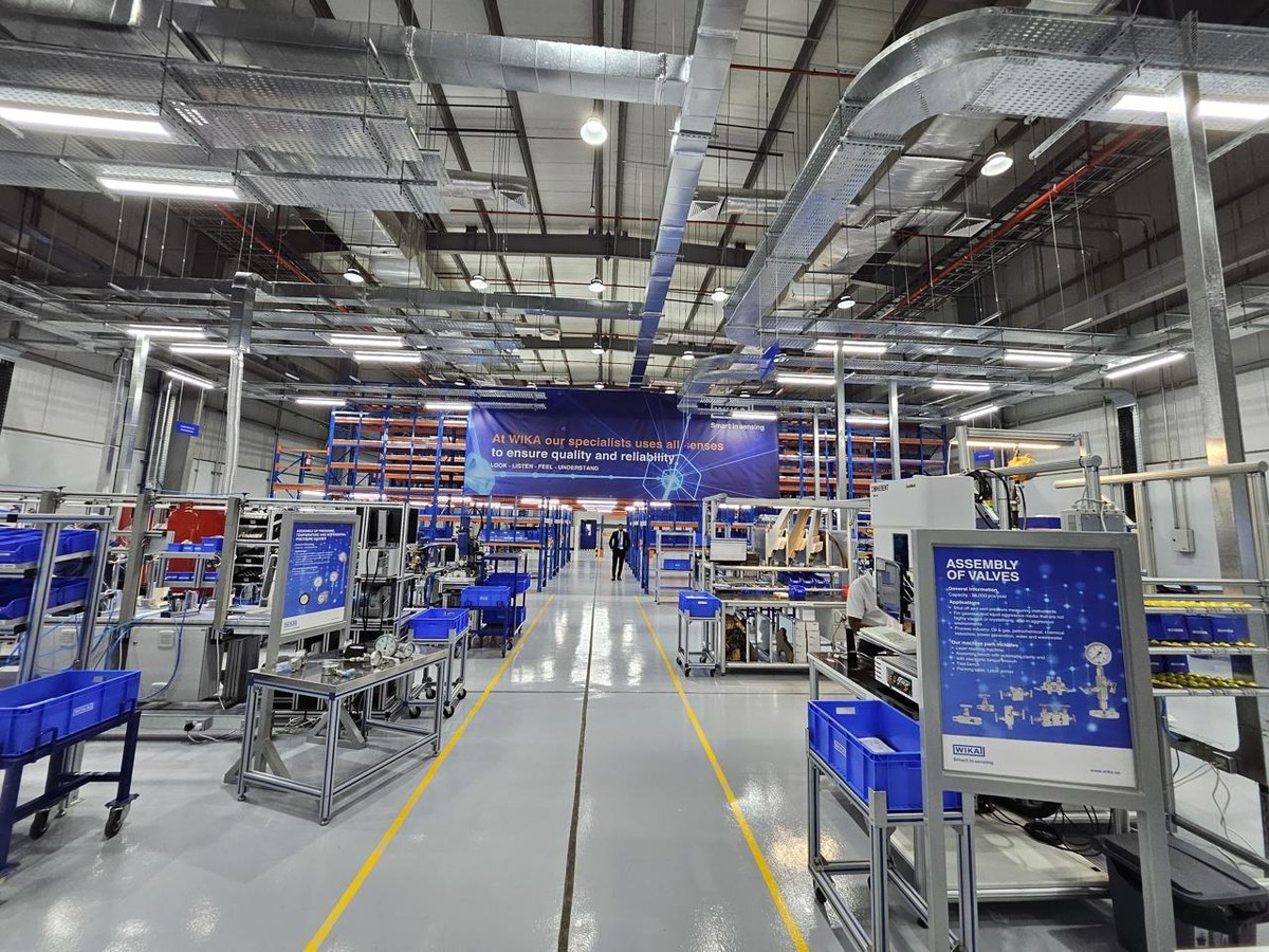 L'usine couvre une superficie totale de 3 000 m² (fournie)