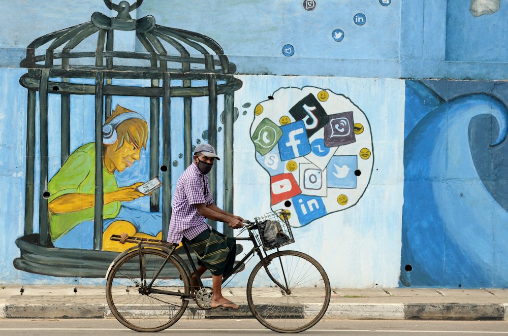 Certes, Facebook a supprimé des millions de publications comportant des discours de haine sur ses plateformes en 2020. Cependant, un long chemin reste à parcourir. (AFP/File Photo)