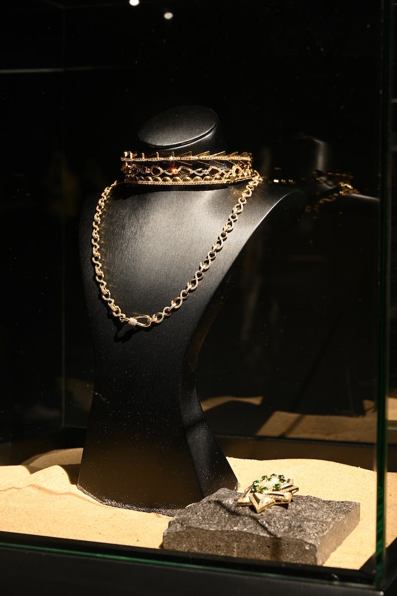 L’exposition présente des bijoux réalisés par des créateurs saoudiens. (Photo fournie)