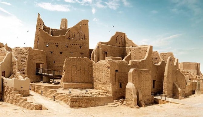 Les murs en briques crues de Diriyah abritaient autrefois une ville désertique florissante qui était un important centre de la culture et du commerce.
