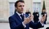 Macron, une entrée discrète dans une France en crise