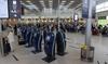 Aéroports en grève: des dizaines de vols annulés à Roissy, crainte pour les vacances