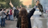 Iran: Les manifestantes «visées au niveau de la poitrine et des organes génitaux» par les forces de l’ordre 