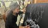 Une artiste saoudienne exprime sa foi et sa culture lors d'une exposition au Kosovo