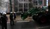 Des tracteurs paralysent Bruxelles, les 27 révisent les règles agricoles 