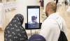 Les jeunes Saoudiens franchissent les barrières linguistiques pendant le Hajj