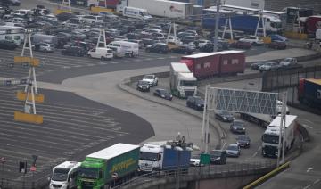 Au port de Calais, le stress des voyageurs britanniques avant la quatorzaine 
