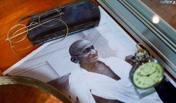 Des lunettes de Gandhi vendues 288.000 euros aux enchères en Angleterre