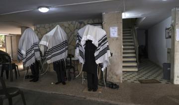 En Israël, quand les ultra-orthodoxes tentent de s'adapter aux mesures anti-coronavirus 