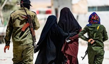 Les femmes de Daesh financent les frais de passeurs pour échapper à la détention