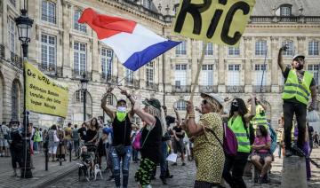 Manifestations des "gilets jaunes": 8 gardes à vue encore en cours dimanche soir à Paris