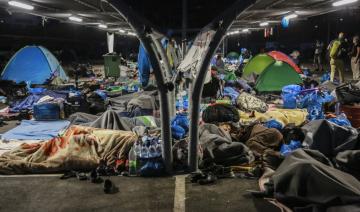 A Lesbos, la police évacue les réfugiés à la rue vers un nouveau camp