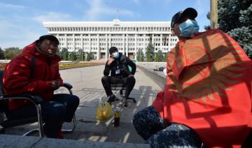 Kirghizstan : les différents camps s'affrontent, le président «prêt» à partir