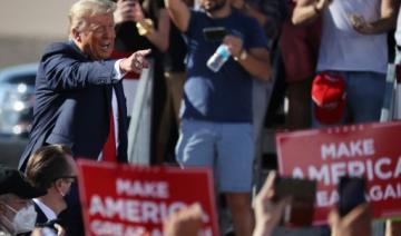 L'auteur d'une tribune anti-Trump sort de l'anonymat, le président contre-attaque