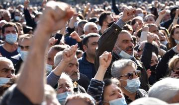 Arménie: 10 opposants arrêtés après des émeutes dues à l'accord sur le Nagorny Karabakh