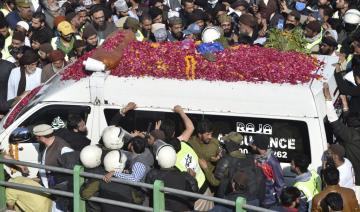 Pakistan: foule immense aux funérailles d'un islamiste à l'origine de manifestations anti-françaises