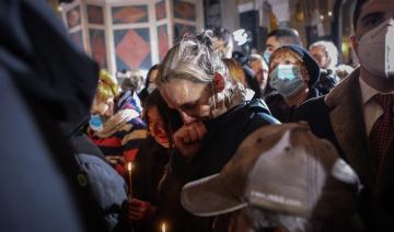 Des milliers de Serbes rendent un dernier hommage au patriarche Irinej