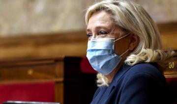 Le Pen dénonce "la complaisance" du gouvernement avec les Black Blocs