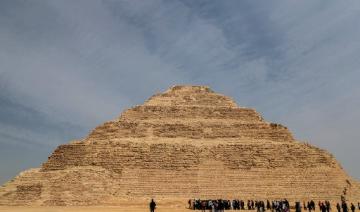 Égypte: un photographe arrêté après une séance photo jugée irrespectueuse aux pyramides