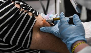 L'approbation du vaccin anti-Covid par Londres ravive l'espoir à travers le monde