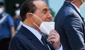Berlusconi se souvient avoir chanté «Douce France» avec Giscard 