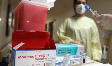 Covid-19: le laboratoire Moderna a commencé les livraisons de son vaccin en Europe