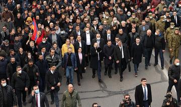Le Premier ministre dénonce une tentative de coup d'Etat, les Arméniens dans la rue