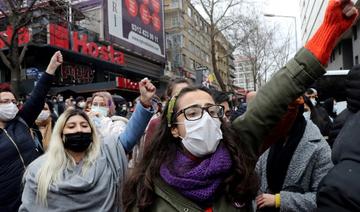 Turquie: des centaines de manifestants contre l'abandon d'un traité protégeant les femmes 