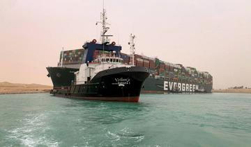 Le canal de Suez toujours bloqué ralentit le transport maritime mondial 