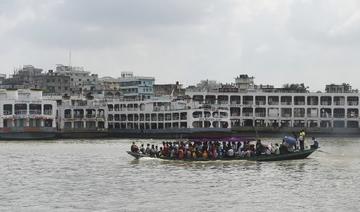 Naufrage d'un ferry au Bangladesh, recherche de survivants en cours 