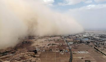Chine: une immense tempête de sable «avale» une ville 