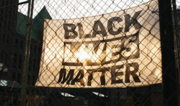 Etats-Unis: enquête sur l'interpellation musclée d'un militaire noir